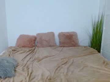 webcam girl kittycat__lovee live cam image #3585945