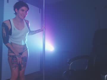 webcam girl aynmarie live cam image #7116212