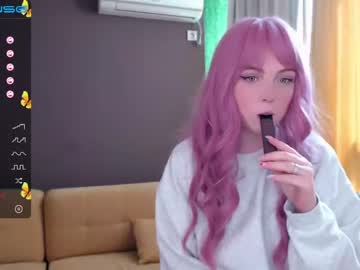 webcam girl small_blondee live cam image #2373030
