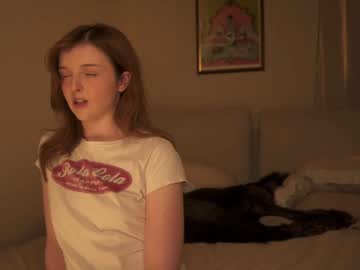 webcam girl lucydelovely live cam image #10843512