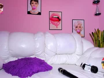 webcam girl cutee_world live cam image #8479524