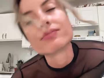 webcam girl moniquelovesme live cam image #10869001