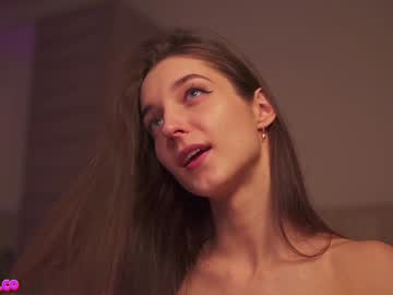 webcam girl angels_kiss live cam image #12399532