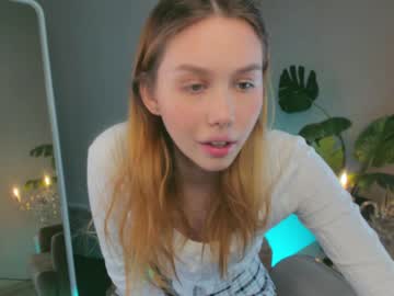 webcam girl yohji_yamamotoo live cam image #4453687