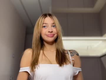webcam girl cuteelsa_ live cam image #10427779