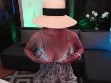 webcam girl stella_and_stephan live cam image #6426174