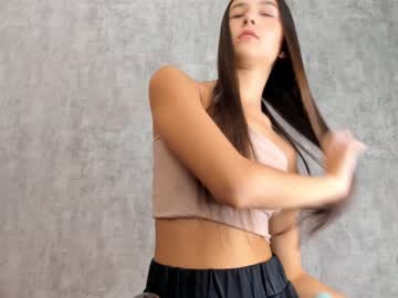 webcam girl amandamedrano live cam image #3714293