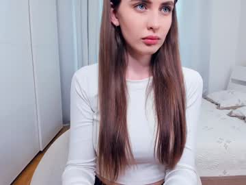 webcam girl your__moon live cam image #6783017