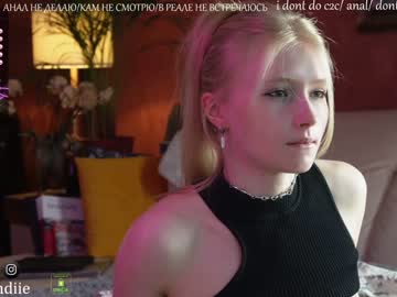 webcam girl bestblondiiecb live cam image #7286707