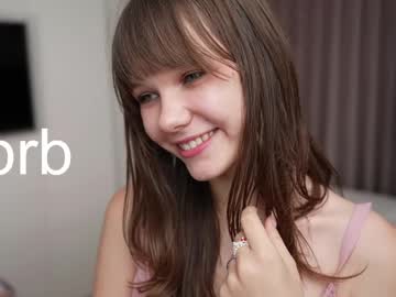 webcam girl little_lolla18 live cam image #10563504