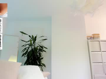 webcam girl miiiawallace live cam image #3014309