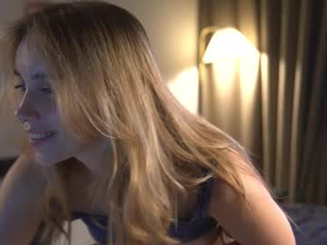 webcam girl 2girls_1dream live cam image #12512247