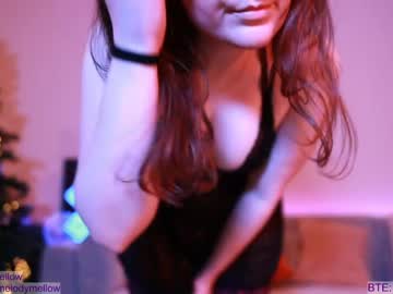 webcam girl in_tune live cam image #1027064