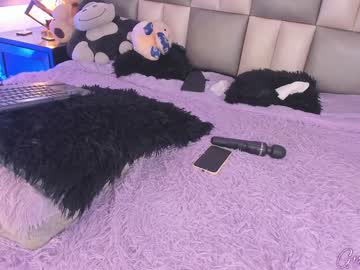 webcam girl giselle_js live cam image #10644380