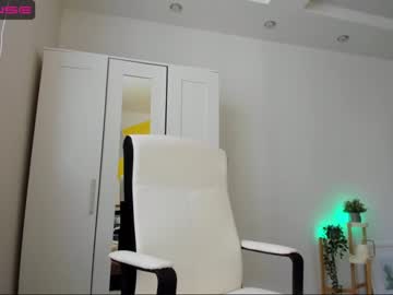 webcam girl roxy_blue_eyed_ live cam image #6165472