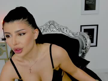 webcam girl moniqueeass live cam image #8550221