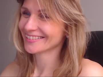 webcam girl lady_ada live cam image #1235872