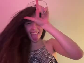 webcam girl bmwm5f90 live cam image #12710328