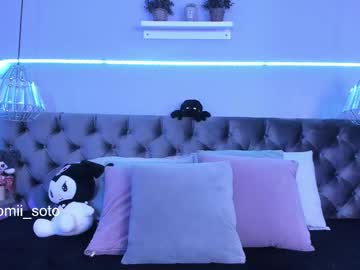 webcam girl naomii_soto live cam image #12585444