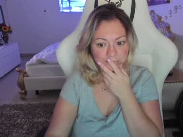 webcam girl kiradivine live cam image #557485