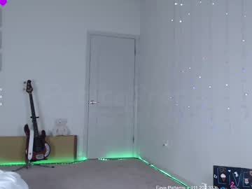 webcam girl petitebrat live cam image #12117723