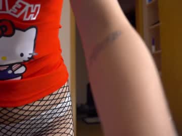 webcam girl tiny_miracle live cam image #9242399
