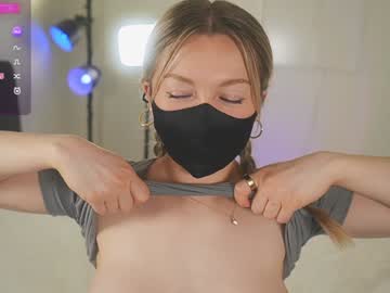 webcam girl blondehottiek live cam image #10447490
