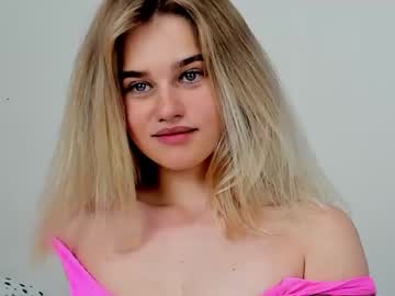webcam girl super_pusichki live cam image #2843990