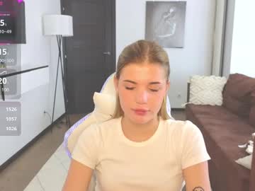 webcam girl adri_novella live cam image #12264473