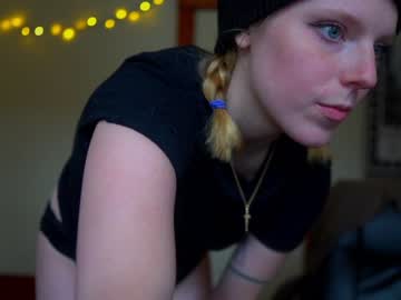 webcam girl crimsonxrapture live cam image #1725356