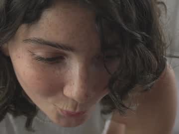Screenshot from you_fell_in_loves live webcam sex show