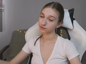 webcam girl alisaa_01 live cam image #10274242