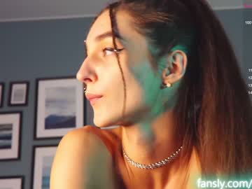 webcam girl angels_kiss live cam image #3451362