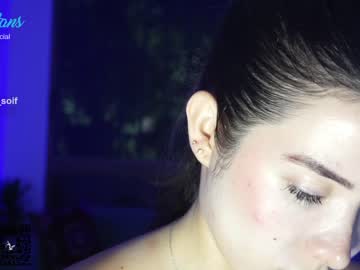 webcam girl soifiee live cam image #2418455