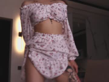 webcam girl angella_kleee live cam image #6686687
