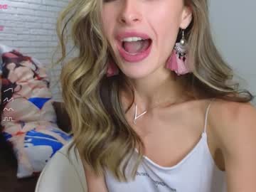 webcam girl uwunikaa live cam image #7048025