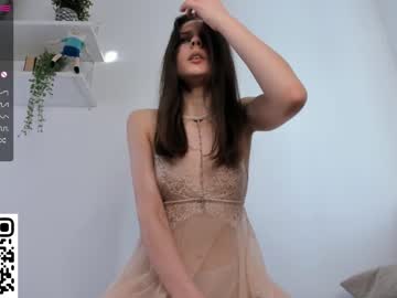 webcam girl peek_in_my_window live cam image #8143936