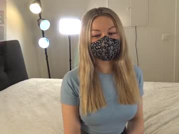 webcam girl blondehottiek live cam image #7803780