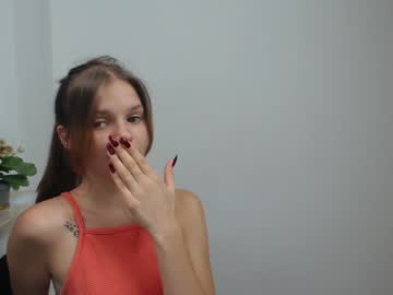 webcam girl vivien_slender live cam image #9698912