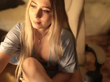 webcam girl owlluree live cam image #8352099