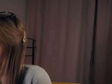 webcam girl rowenacroyle live cam image #11852383