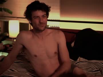 webcam man charlieonline live cam image #4609665