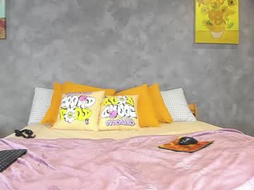 webcam girl kaylaa_fox live cam image #7293538