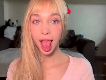webcam girl cutieeeeva live cam image #12286130