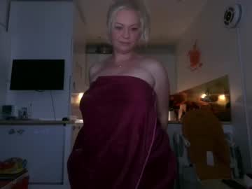 webcam girl kiradivine live cam image #4569466