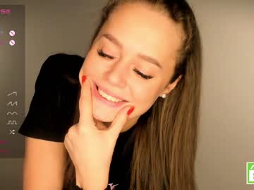 webcam girl brittcubitt live cam image #8855590