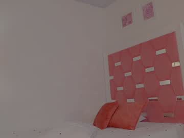 webcam girl nicolle_mitchelle live cam image #12723339