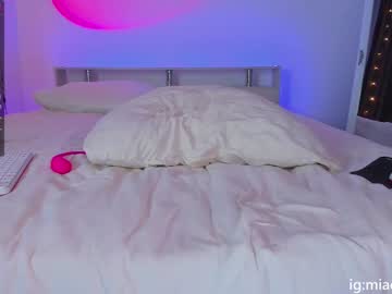 webcam girl miatooresss live cam image #4894684