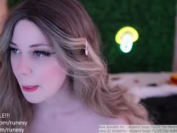 webcam girl runesy live cam image #4160755