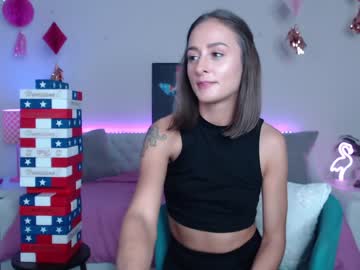webcam girl holihurricane live cam image #1756942